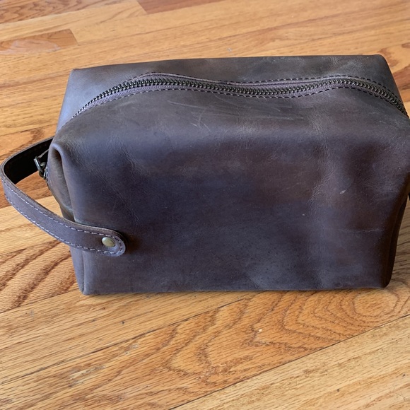 Genuine Leather Toiletry Bag - Picture 2 of 7